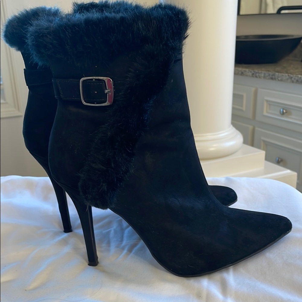 Elegant Black Fur-Trimmed Women's Boots Booties